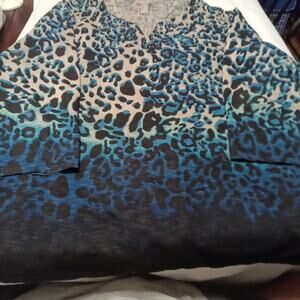Chicos Blue Leopard Print Hombre V Neck Size 3, 3/4 Sleeve Blouse Women's XL